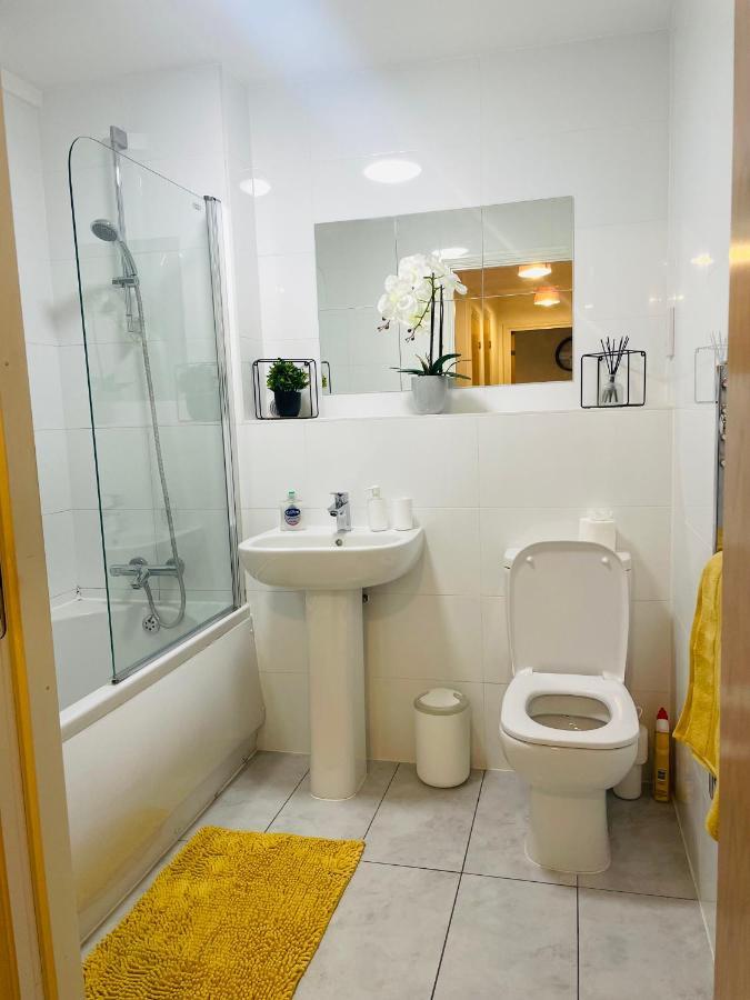#0509 Two Bedroom Serviced Apartment- Free Parking Derby Exterior foto